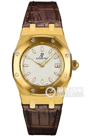 Audemars Piguet Royal Oak 67600BA.OO.D090CR.01 Quartz, 18k gold, 33x42mm