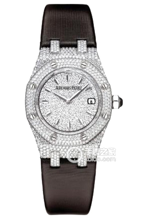 Audemars Piguet Royal Oak 67605BC.ZZ.D004SU.01 Quartz, 18k white gold with diamonds, 33mm (discontinued)