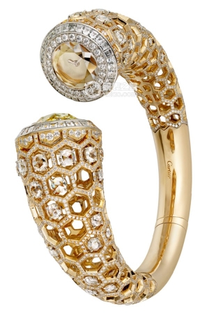 Cartier Creative Gemstone Watch HPI00992 Manual mechanical movement, 18k gold and platinum, set with a 7-pound stone.